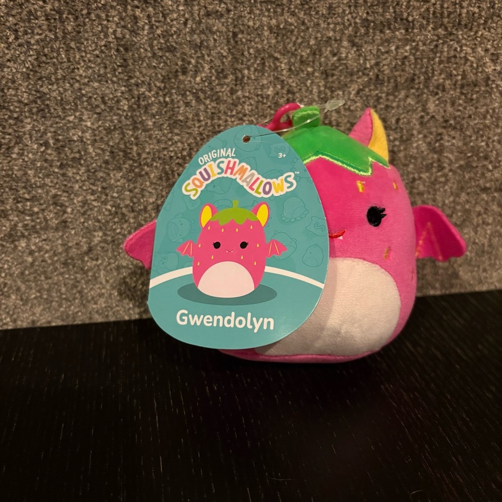 Gwendolyn Strawberry Bat Squishmallow Clip - Picture 3 of 4